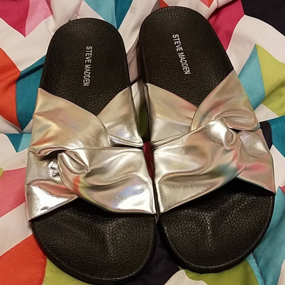 ⭐Steve Madden slip on sandals⭐